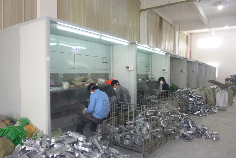 金屬拋光打磨車間